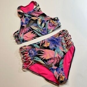 Hollister women’s two piece bathing suit. Tropical print. L/M